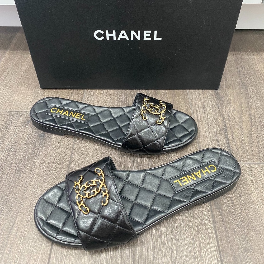 2023 CHANEL GOLD CHAIN CC LOGO BLACK LEATHER FLAT SHOES SLIDES MULES 38 - Picture 4 of 16